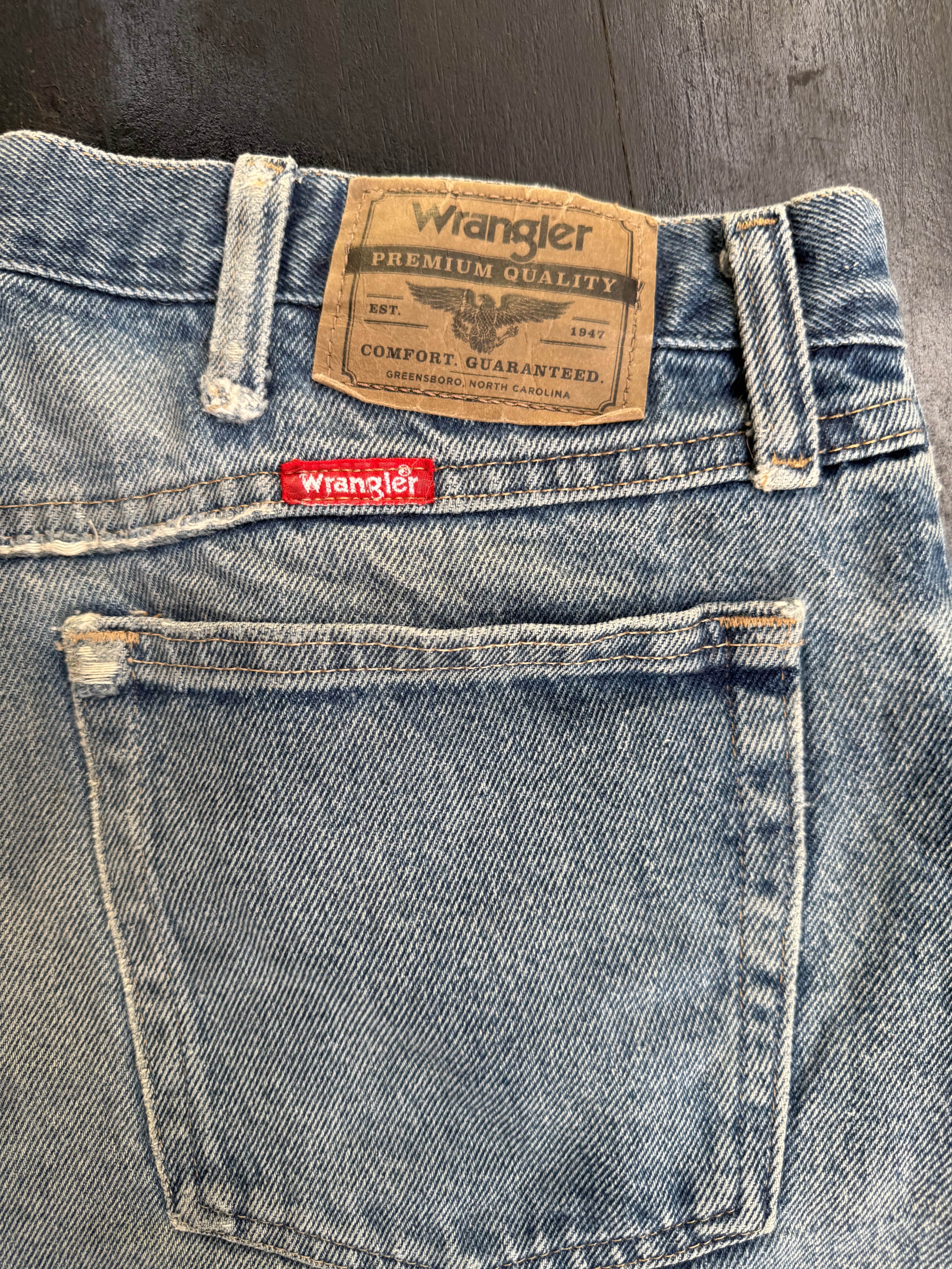 Wrangler Premium Quality Relaxed Fit Vintage Wash